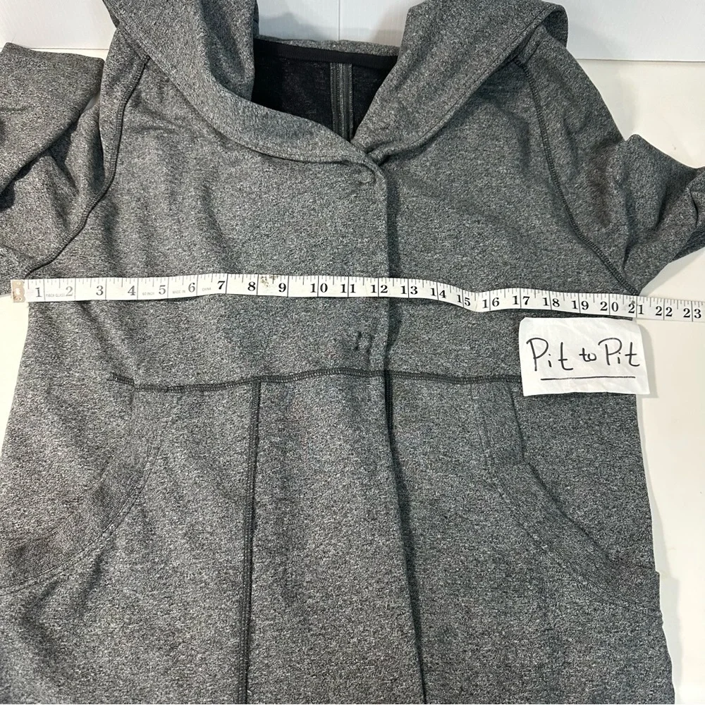 Lululemon Find Your Centre Wrap Hooded Jacket in heathered Gray women's size 6